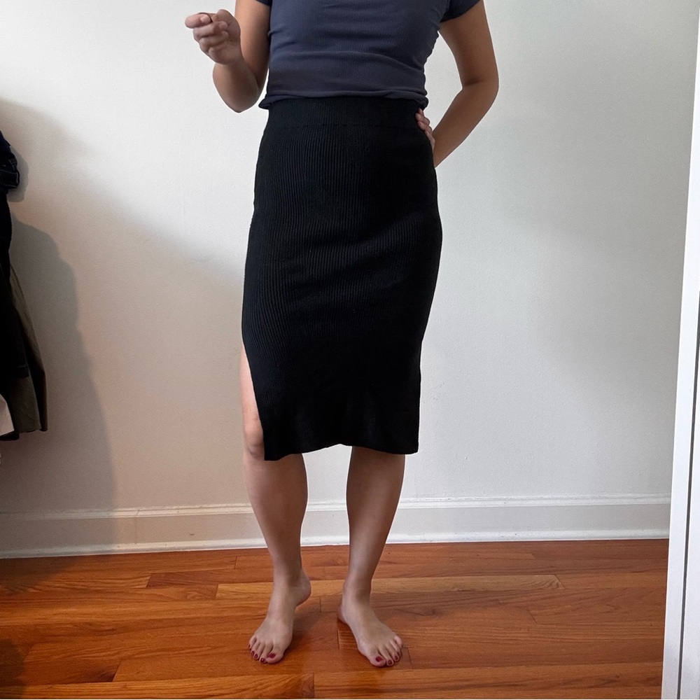 Abercrombie and Fitch Knit Elegant Black Midi Skirt